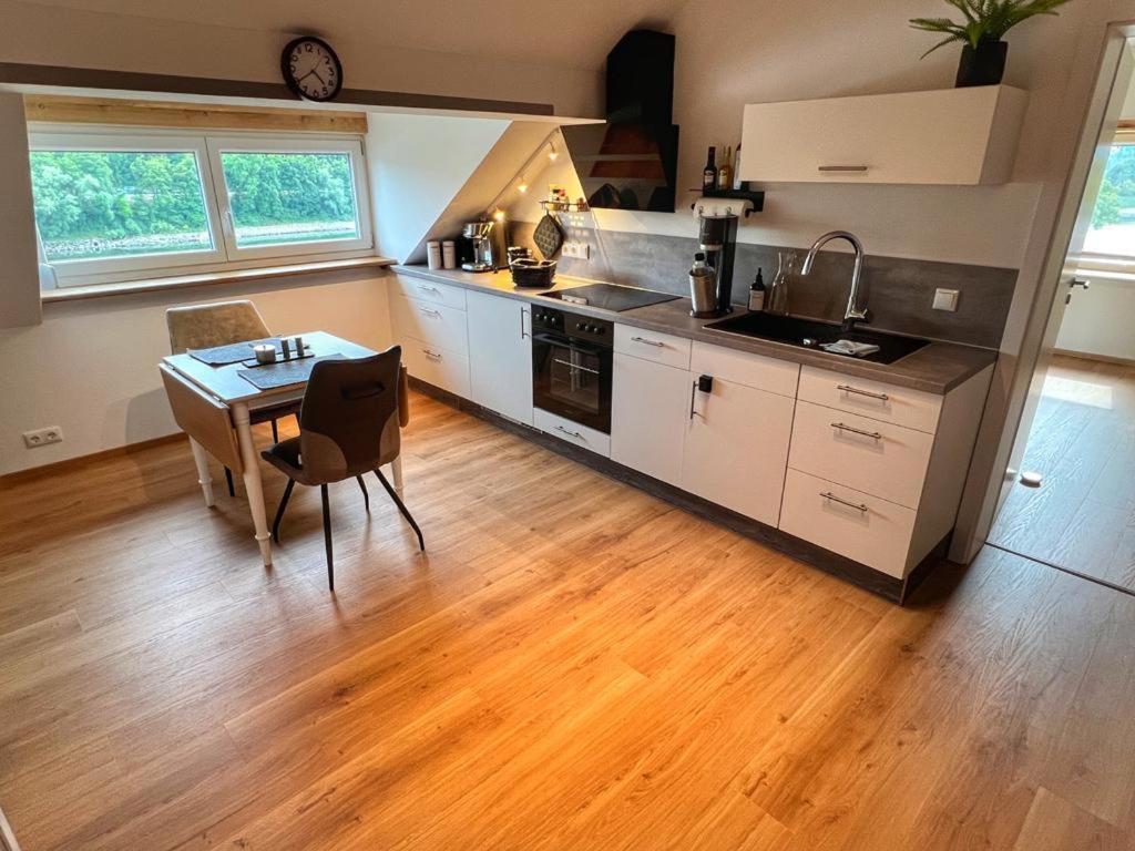 Helle 2 Zimmer Dg Wohnung พัสเซา ภายนอก รูปภาพ